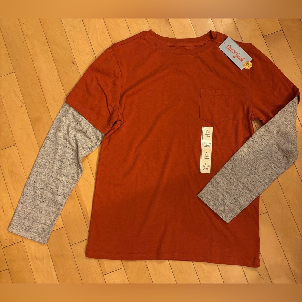 Cat & Jack Men's Long Sleeve Shirt in Rust and Gray